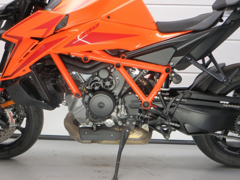 KTM 1390 SUPER DUKE R DEMO foto 5