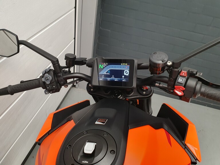 KTM 1390 SUPER DUKE R DEMO KTM 1390 SUPER DUKE R DEMO foto 15