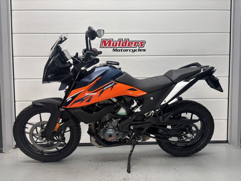 KTM 390 ADVENTURE KTM 390 ADVENTURE foto 2