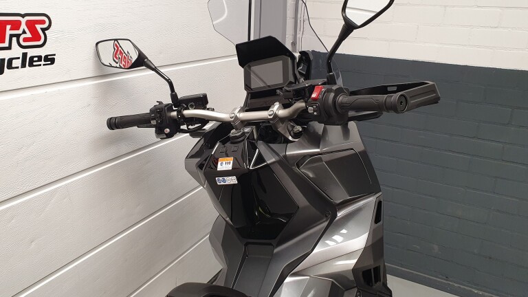 Honda ADV 750 X-ADV foto 7