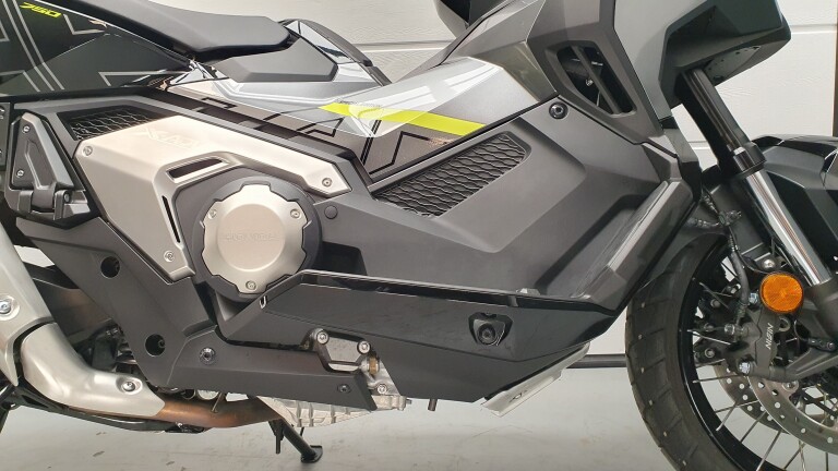 Honda ADV 750 X-ADV foto 11