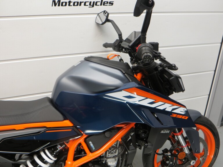 KTM 390 DUKE ABS KTM 390 DUKE BLUE foto 9