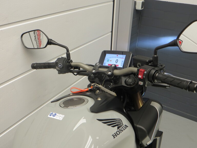 Honda CB 650 RAC E-CLUTCH HONDA CB650R E-Clutch foto 9