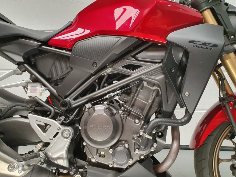 Honda CB 300 RA HONDA CB 300 RA foto 6
