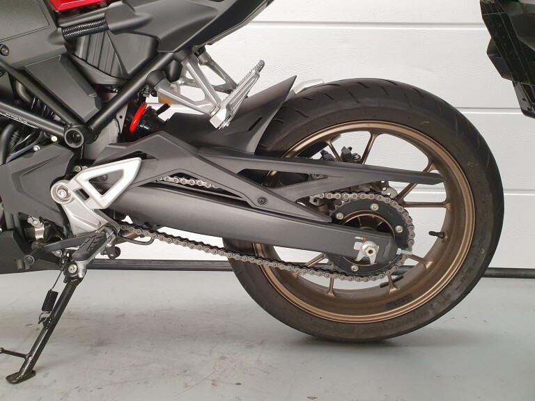 Honda CB 300 RA HONDA CB 300 RA foto 13