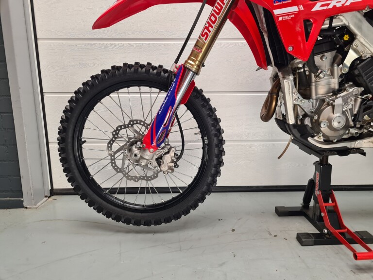 Honda CRF 250 RR foto 3