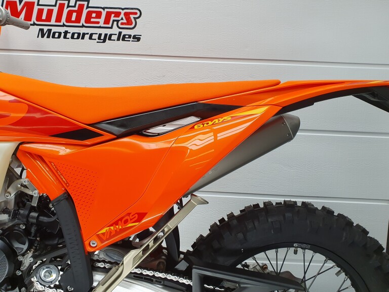 KTM 300 EXC TBI SIX DAYS KTM 300 EXC SIX DAYS foto 7