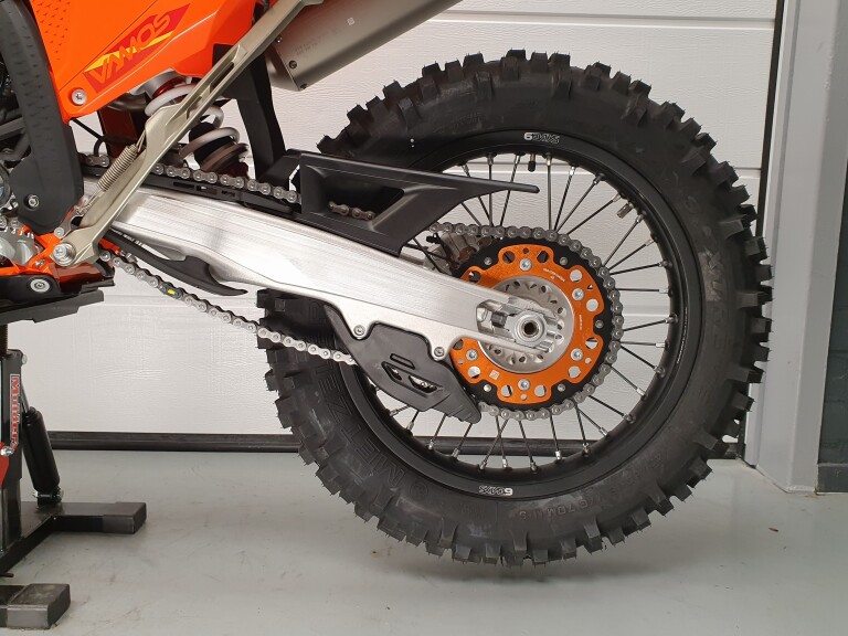 KTM 300 EXC TBI SIX DAYS KTM 300 EXC SIX DAYS foto 8