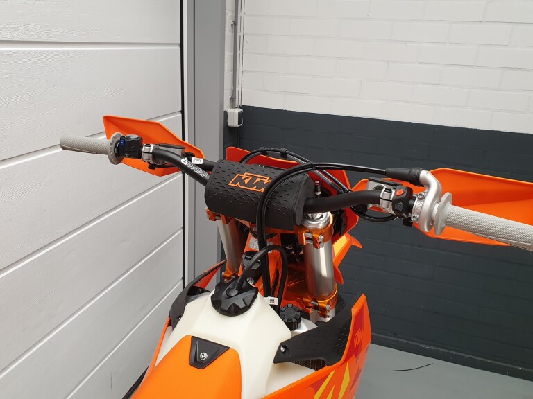 KTM 300 EXC TBI SIX DAYS KTM 300 EXC SIX DAYS foto 15