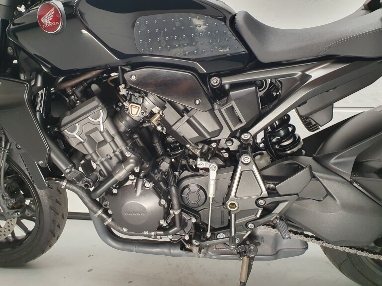 Honda CB 1000 R foto 5