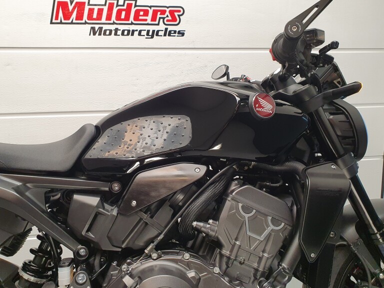 Honda CB 1000 R foto 10