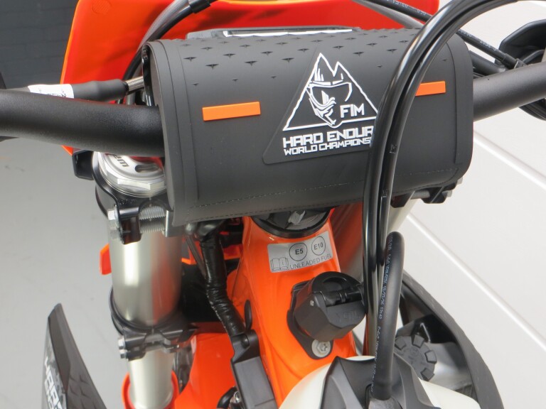 KTM 300 EXC TBI HARDENDURO KTM 300 EXC TBI HARDENDURO foto 9