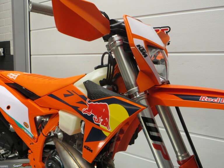 KTM 300 EXC TBI CHAMPION EDITION KTM 300 EXC TBI CHAMPION EDITION foto 12