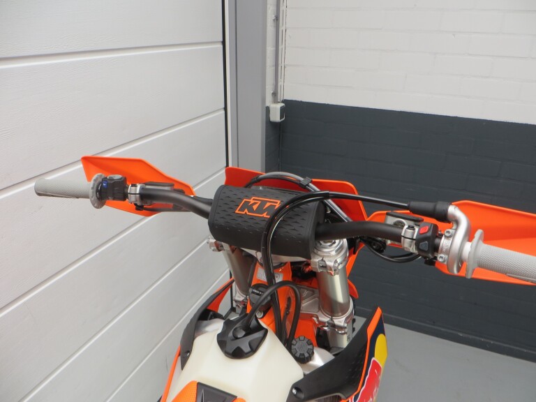 KTM 300 EXC TBI CHAMPION EDITION KTM 300 EXC TBI CHAMPION EDITION foto 13