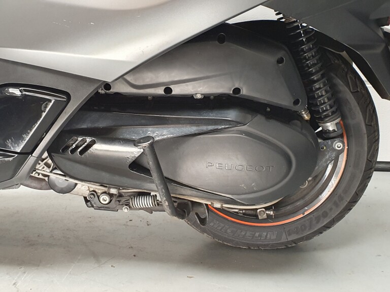 Peugeot METROPOLIS 400 PEUGEOT METROPOLIS 400I RS foto 7