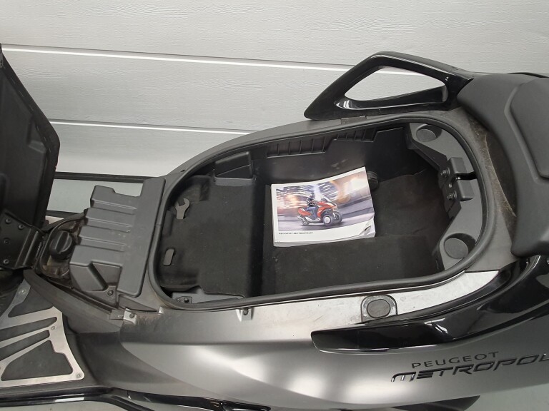 Peugeot METROPOLIS 400 RS PEUGEOT METROPOLIS 400I RS foto 8
