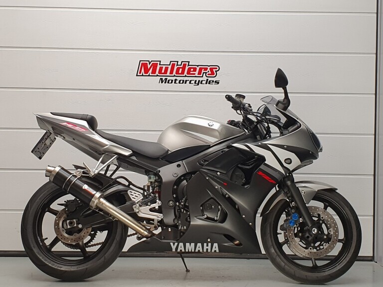 Yamaha YZF R6 YAMAHA YZF R6 