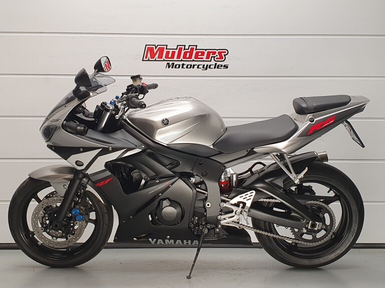 Yamaha YZF R6 YAMAHA YZF R6 foto 2