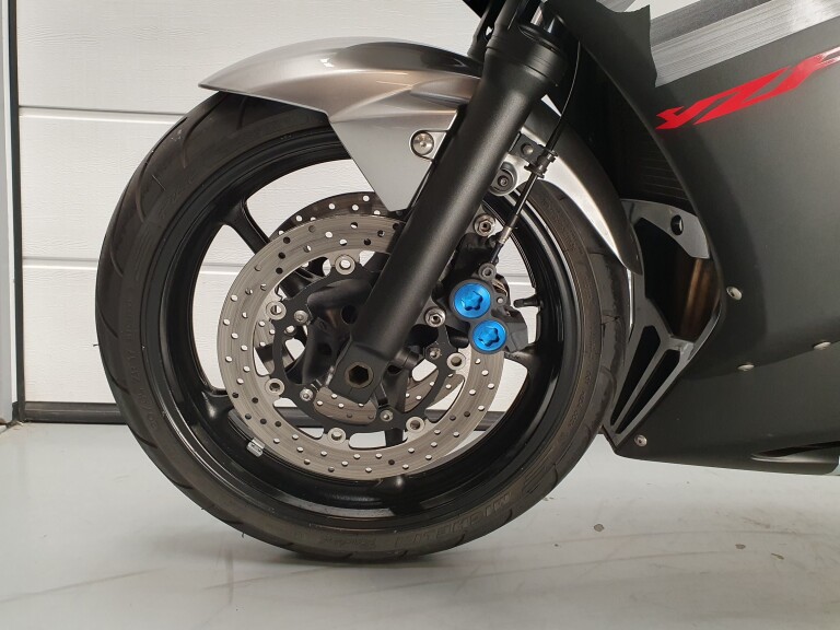 Yamaha YZF R6 YAMAHA YZF R6 foto 3