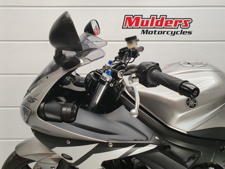 Yamaha YZF R6 YAMAHA YZF R6 foto 4