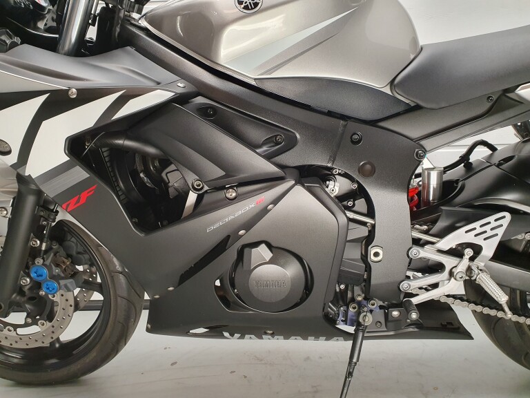 Yamaha YZF R6 YAMAHA YZF R6 foto 5