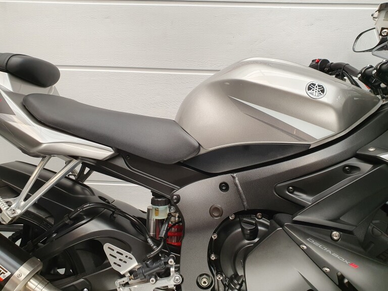 Yamaha YZF R6 YAMAHA YZF R6 foto 9