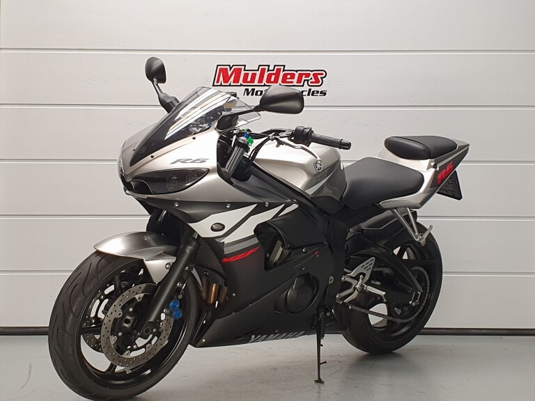 Yamaha YZF R6 YAMAHA YZF R6 