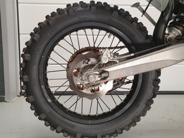 KTM 450 EXC SIX-DAYS KTM 450 EXC SIX-DAYS foto 10