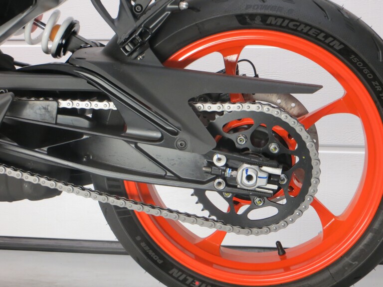 KTM 390 DUKE ABS KTM 390 DUKE foto 5