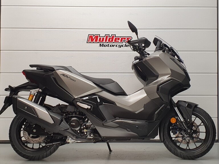 Honda ADV 350 ABS HONDA ADV 350 ABS 
