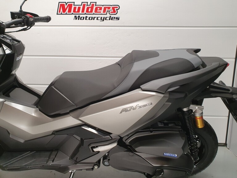 Honda ADV 350 ABS HONDA ADV 350 ABS foto 6