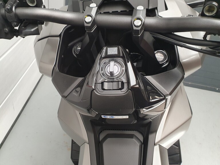 Honda ADV 350 ABS HONDA ADV 350 ABS foto 17