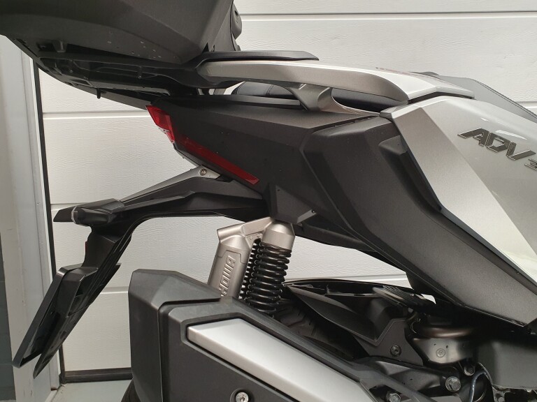 Honda ADV 350 ABS HONDA ADV 350 ABS foto 10