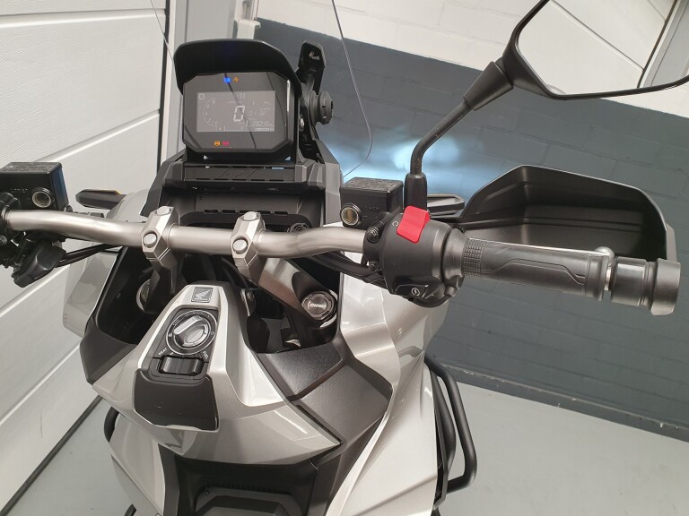 Honda ADV 350 ABS HONDA ADV 350 ABS foto 17