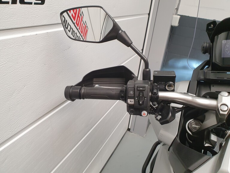 Honda ADV 350 ABS HONDA ADV 350 ABS foto 18