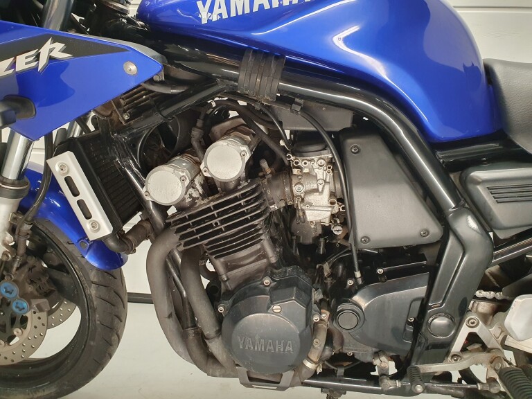 Yamaha FZS 600 FAZER foto 5
