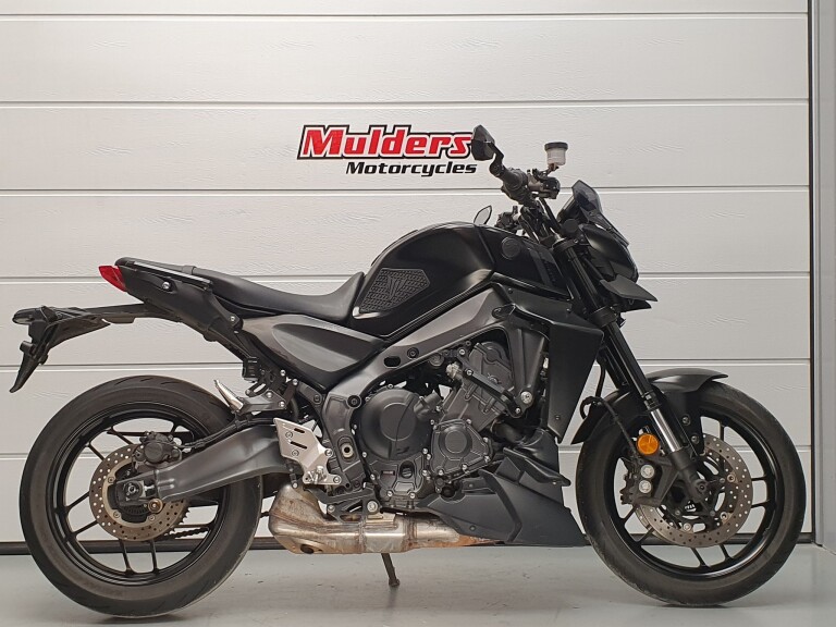 Yamaha MT 09 ABS YAMAHA MT 09 ABS 