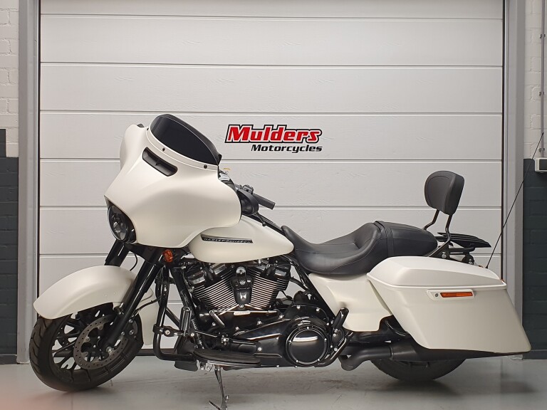 Harley-Davidson FLHXS Street Glide Special 107 HARLEY-DAVIDSON FLHXS STREET GLIDE SPECI 