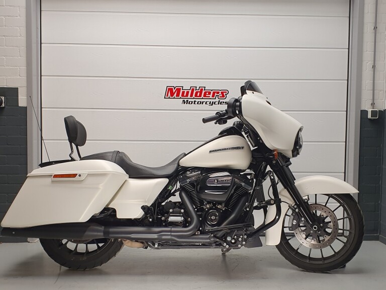 Harley-Davidson FLHXS Street Glide Special 107 HARLEY-DAVIDSON FLHXS STREET GLIDE SPECI foto 4
