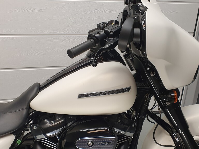 Harley-Davidson FLHXS Street Glide Special 107 HARLEY-DAVIDSON FLHXS STREET GLIDE SPECI foto 8