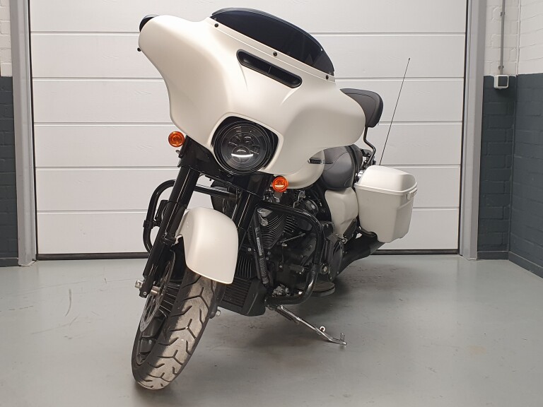 Harley-Davidson FLHXS Street Glide Special 107 HARLEY-DAVIDSON FLHXS STREET GLIDE SPECI 