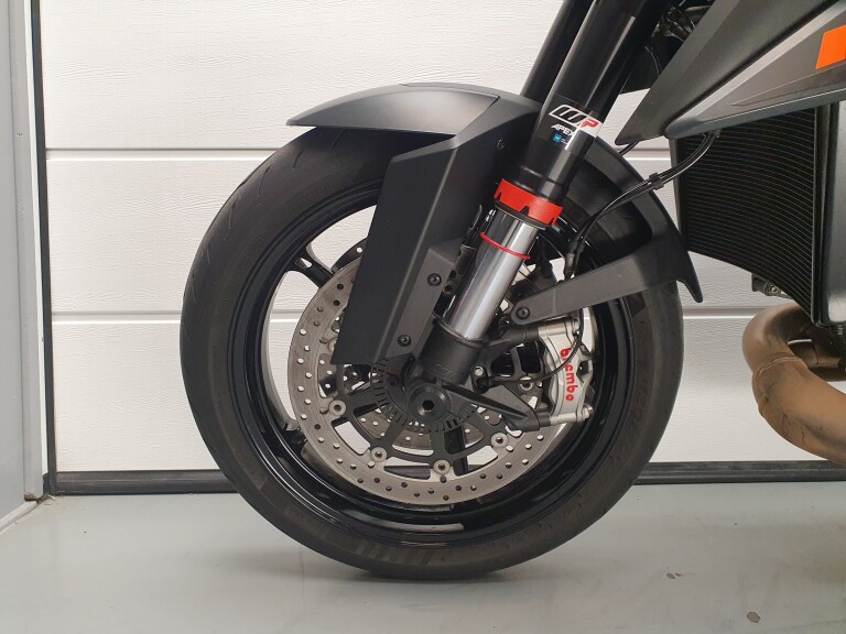 KTM 1290 SUPER DUKE R KTM 1290 SUPER DUKE R foto 3