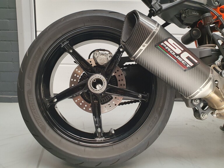 KTM 1290 SUPER DUKE R KTM 1290 SUPER DUKE R foto 9