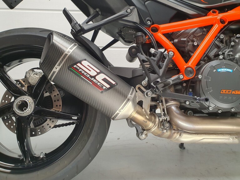 KTM 1290 SUPER DUKE R KTM 1290 SUPER DUKE R foto 10
