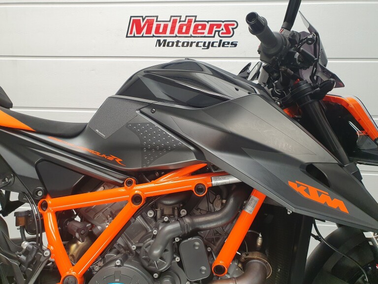 KTM 1290 SUPER DUKE R KTM 1290 SUPER DUKE R foto 12