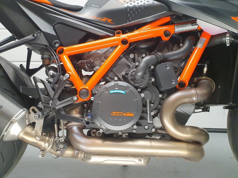 KTM 1290 SUPER DUKE R KTM 1290 SUPER DUKE R foto 13