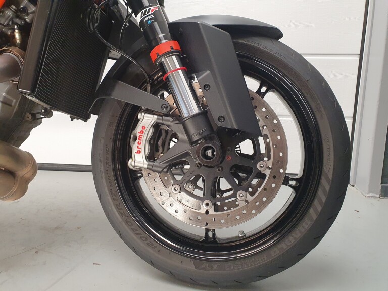 KTM 1290 SUPER DUKE R KTM 1290 SUPER DUKE R foto 14