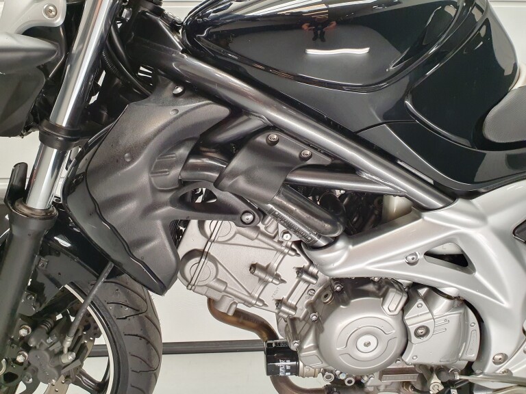 Suzuki SFV 650 A GLADIUS SUZUKI SFV 650 A GLADIUS foto 5