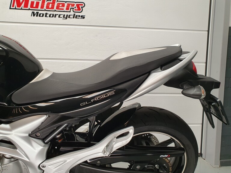 Suzuki SFV 650 A GLADIUS SUZUKI SFV 650 A GLADIUS foto 7
