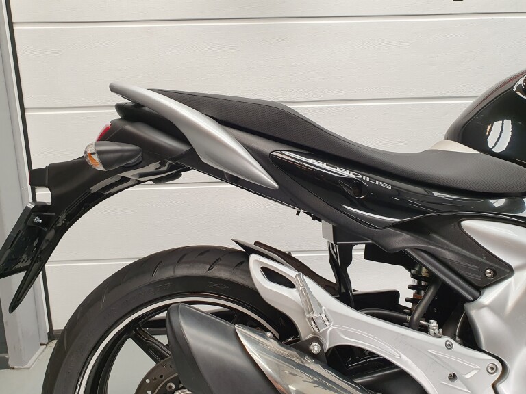 Suzuki SFV 650 A GLADIUS SUZUKI SFV 650 A GLADIUS foto 11